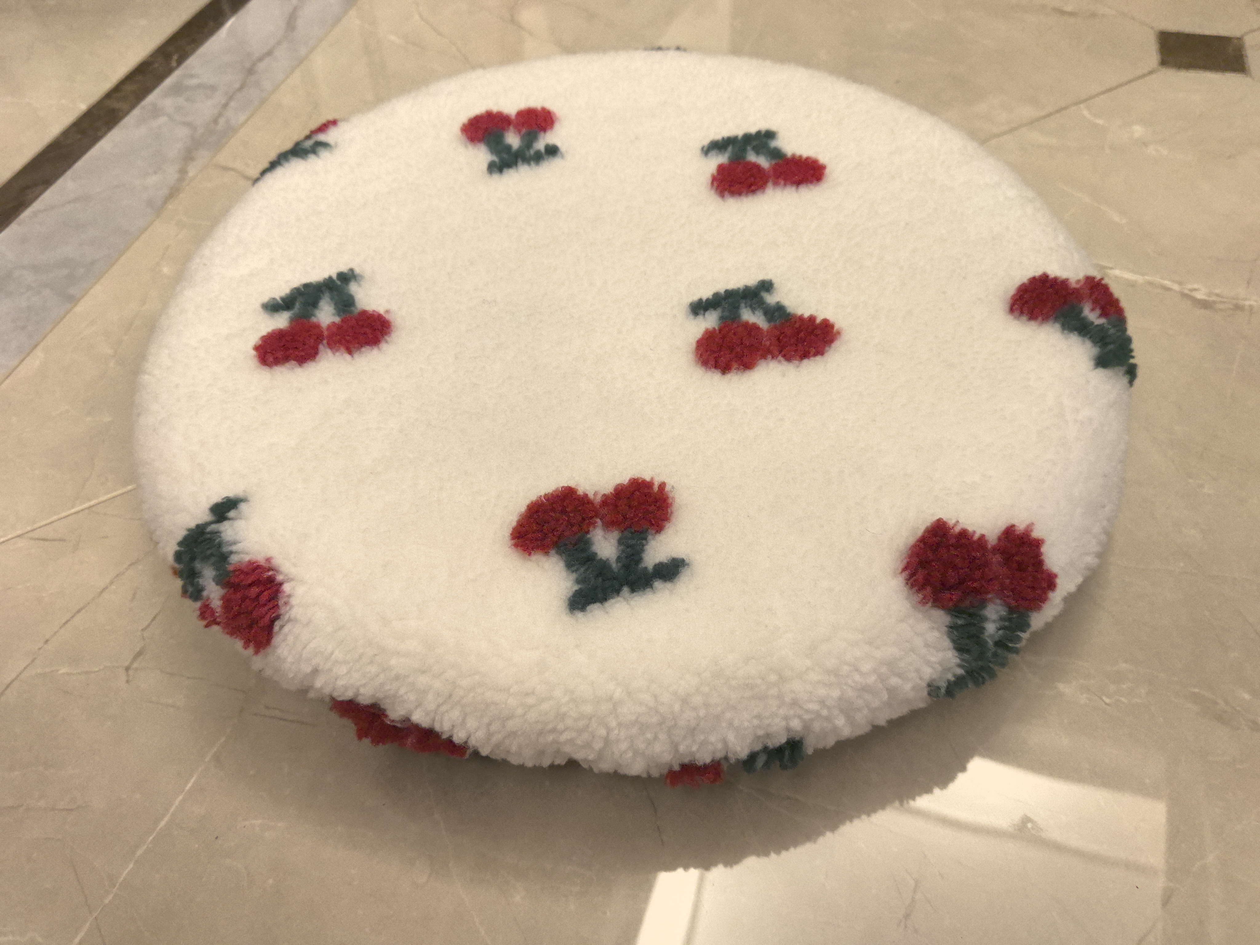 Luxurious Cherry Jacquard Lamb Faux Fur Inner with Memory Foam Seat