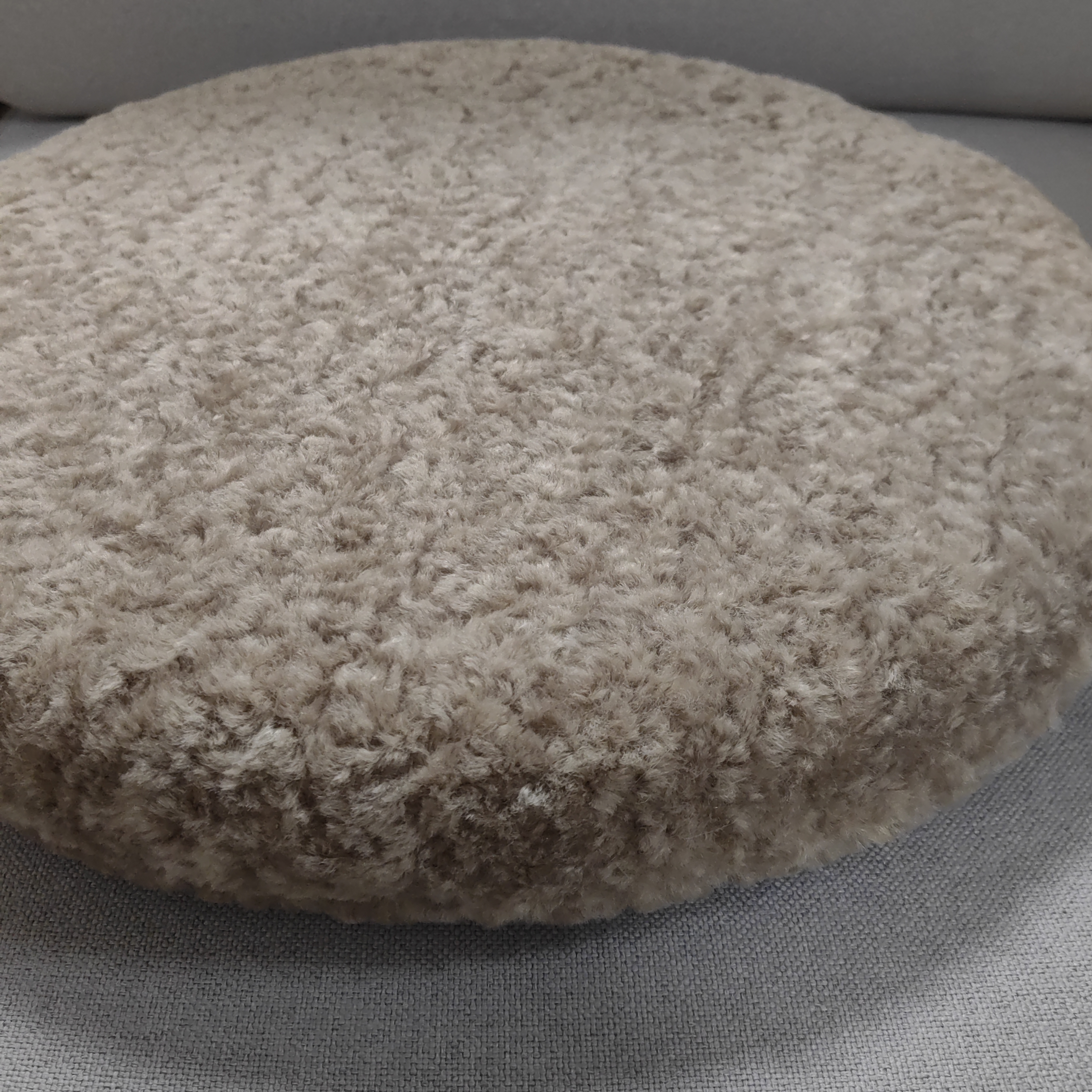 Imitation Crimped Wool Plush Cushion with Memory Foam Inner Core